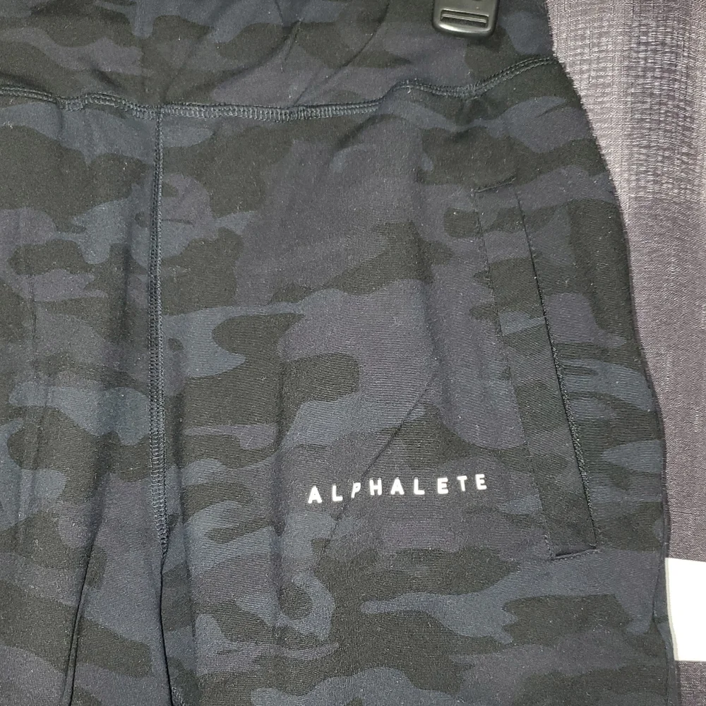 Alphalete Premium Joggers Men's Size Small